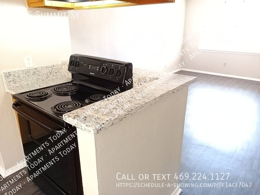 Apartment for rent at 112 S Summit St #11, Red Oak, TX 75154