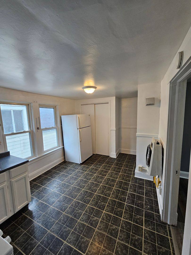 Apartment for rent at 3664 W 48th St, Cleveland, OH 44102