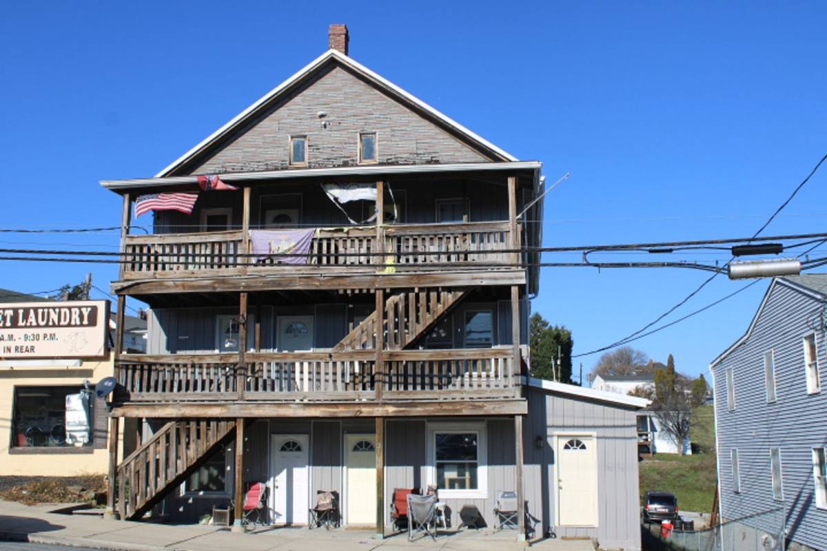 House for rent at 31 E High St, Red Lion, PA 17356