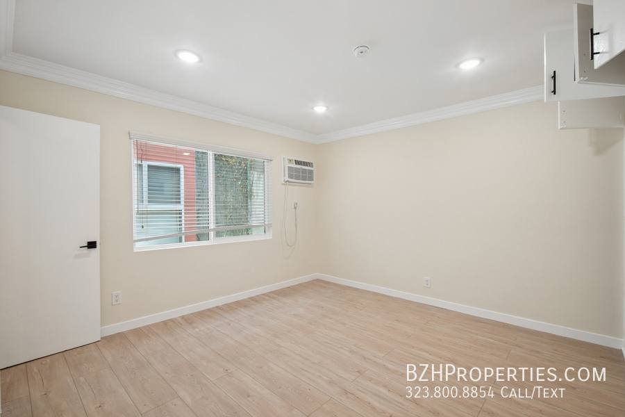 Condo for rent at 1215 N Hayworth Ave #206, Los Angeles, CA 90046