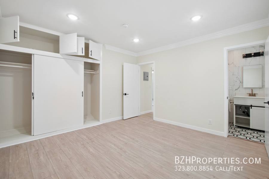Condo for rent at 1215 N Hayworth Ave #206, Los Angeles, CA 90046