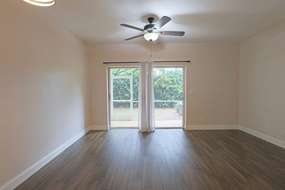 Apartment for rent at 8291 Pacific Beach Dr, Fort Myers, FL 33966
