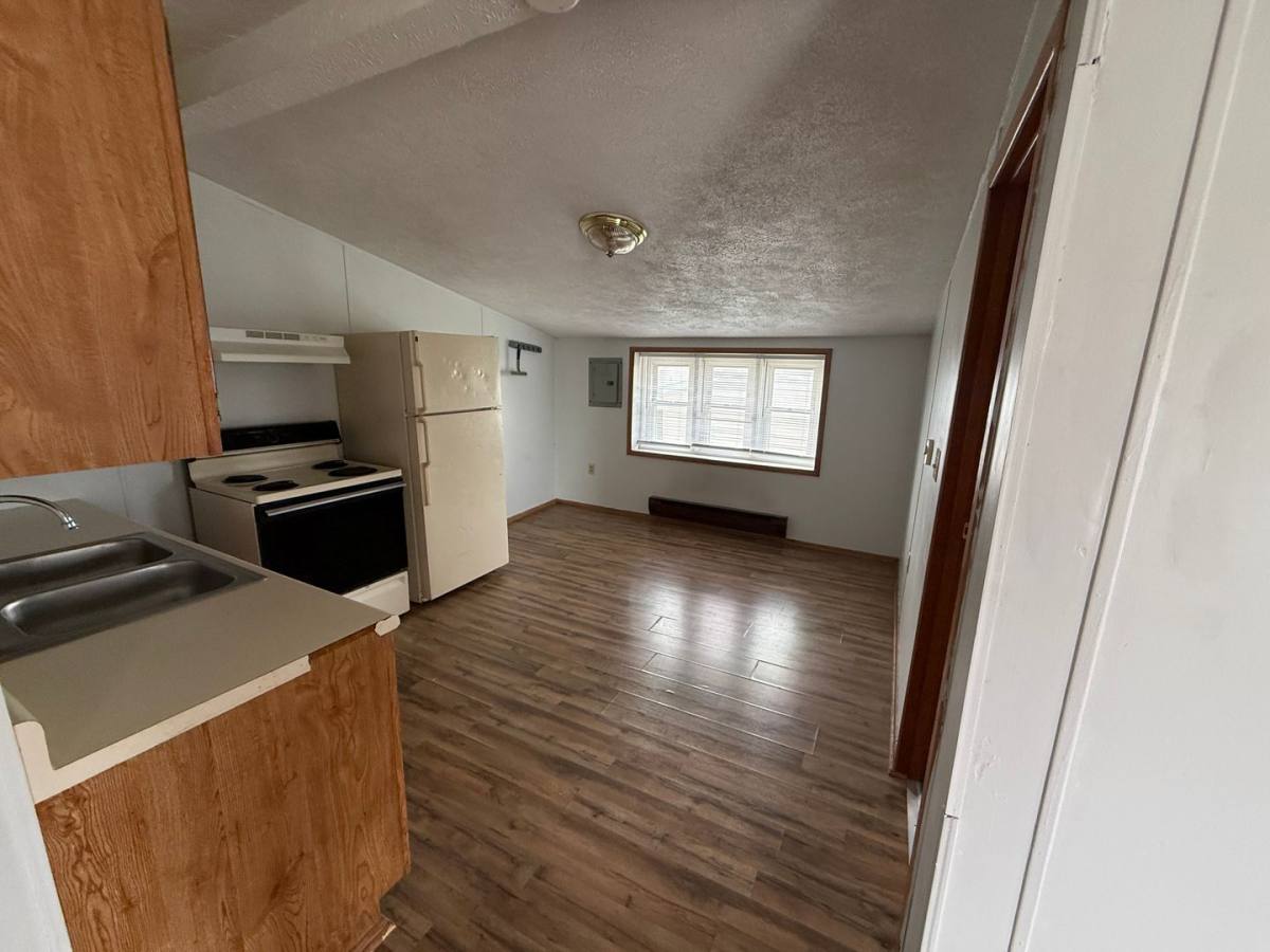 Apartment for rent at 210 S 18th St, Elwood, IN 46036