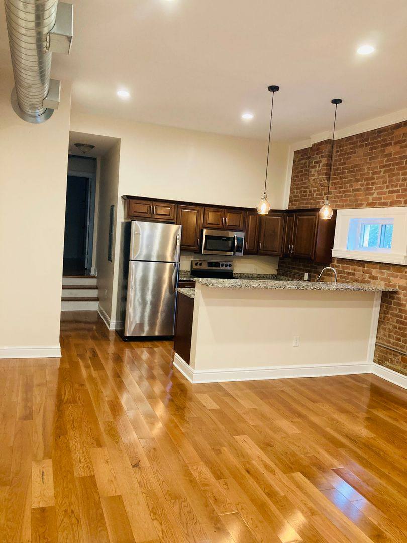 Apartment for rent at 1207 Reddour St, Pittsburgh, PA 15212