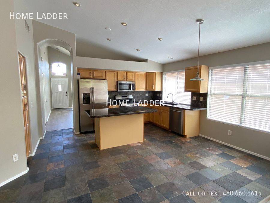 House for rent at 4723 E Weaver Rd, Phoenix, AZ 85050
