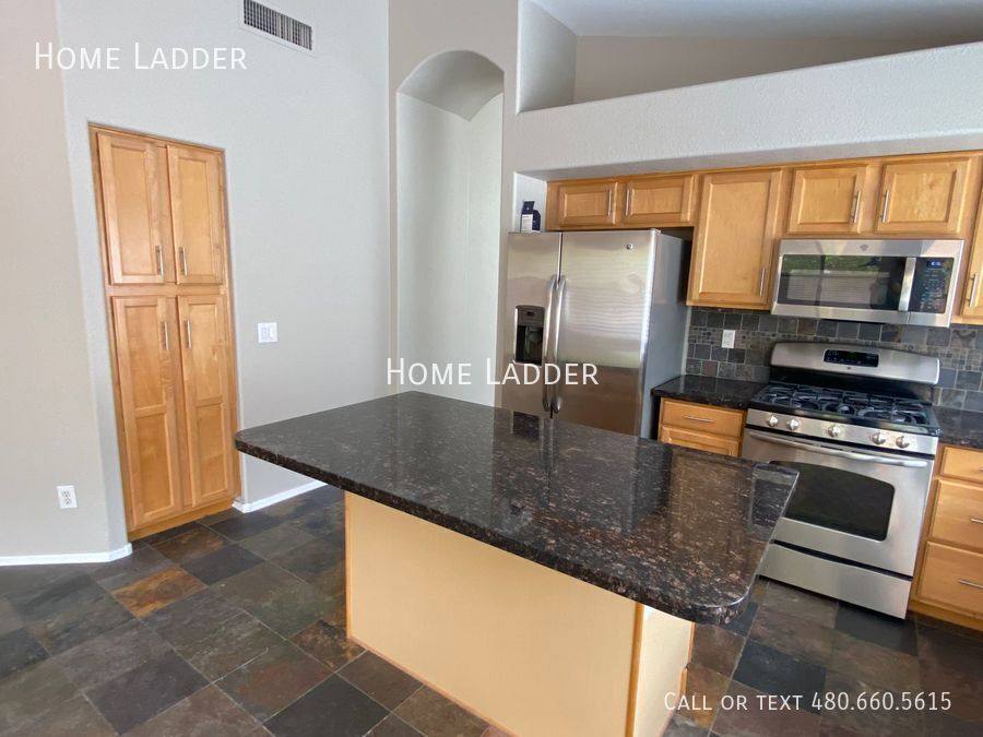 House for rent at 4723 E Weaver Rd, Phoenix, AZ 85050