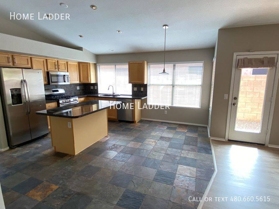 House for rent at 4723 E Weaver Rd, Phoenix, AZ 85050