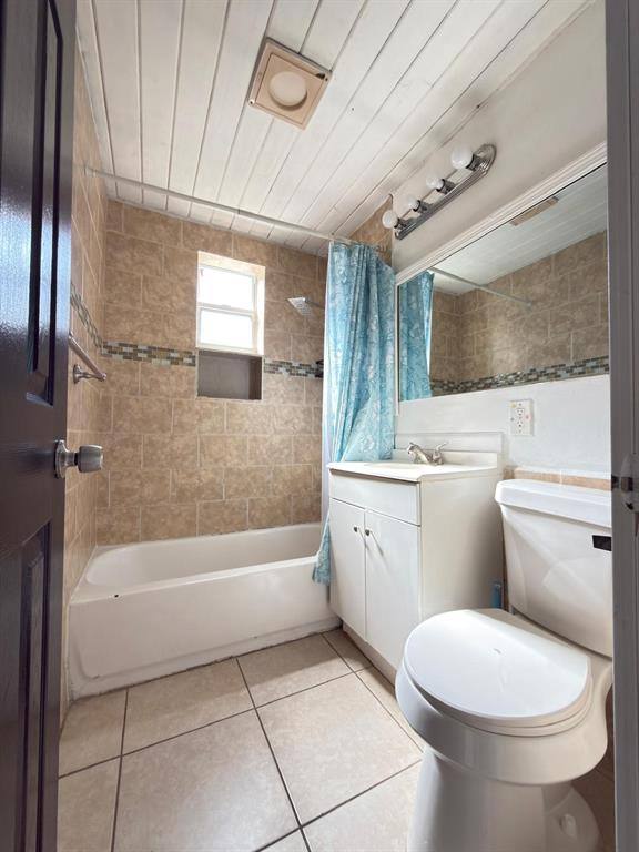Apartment for rent at 1832 NE 49th St, Pompano Beach, FL 33064