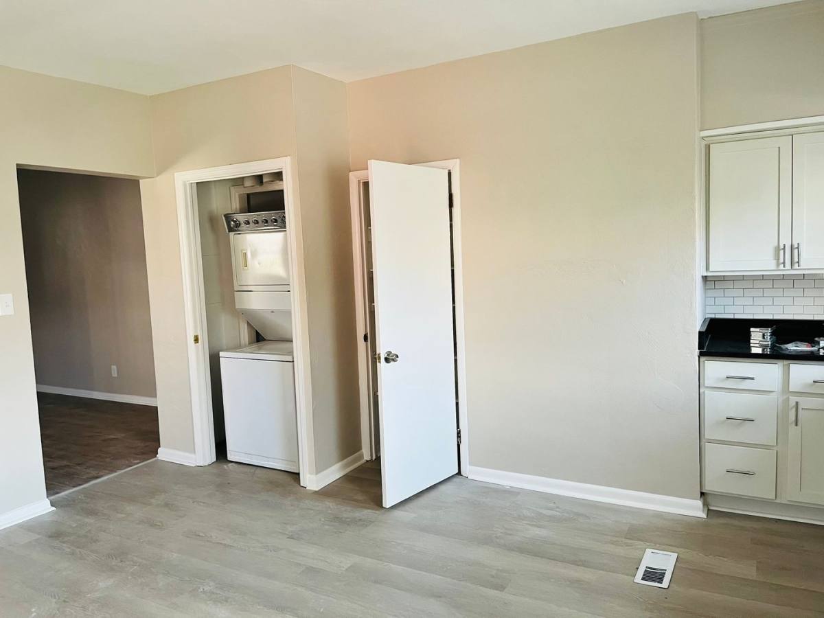 Apartment for rent at 1409 Tinsbury St, Pittsburgh, PA 15212