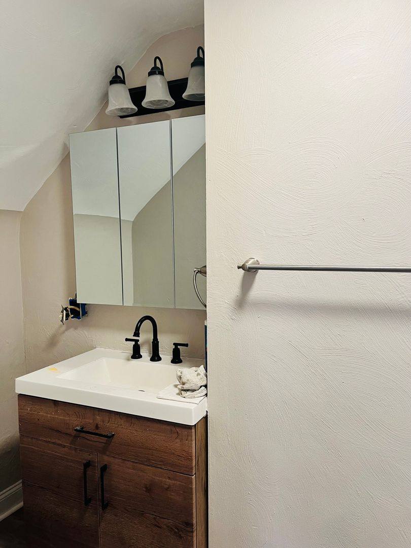 Apartment for rent at 1409 Tinsbury St, Pittsburgh, PA 15212