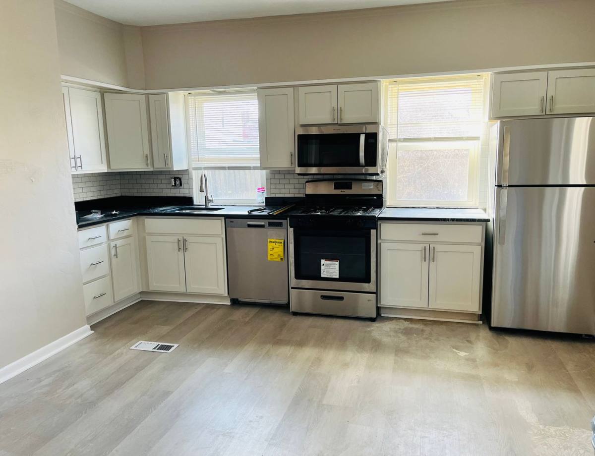 Apartment for rent at 1409 Tinsbury St, Pittsburgh, PA 15212