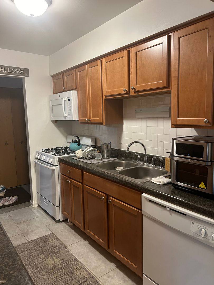 Apartment for rent at 241-245 W Main St, Lake Zurich, IL 60047