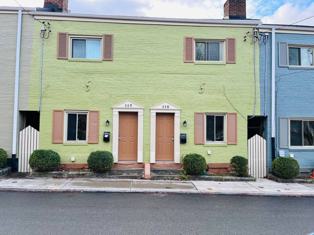 Apartment for rent at 117 Parkhurst St, Pittsburgh, PA 15212