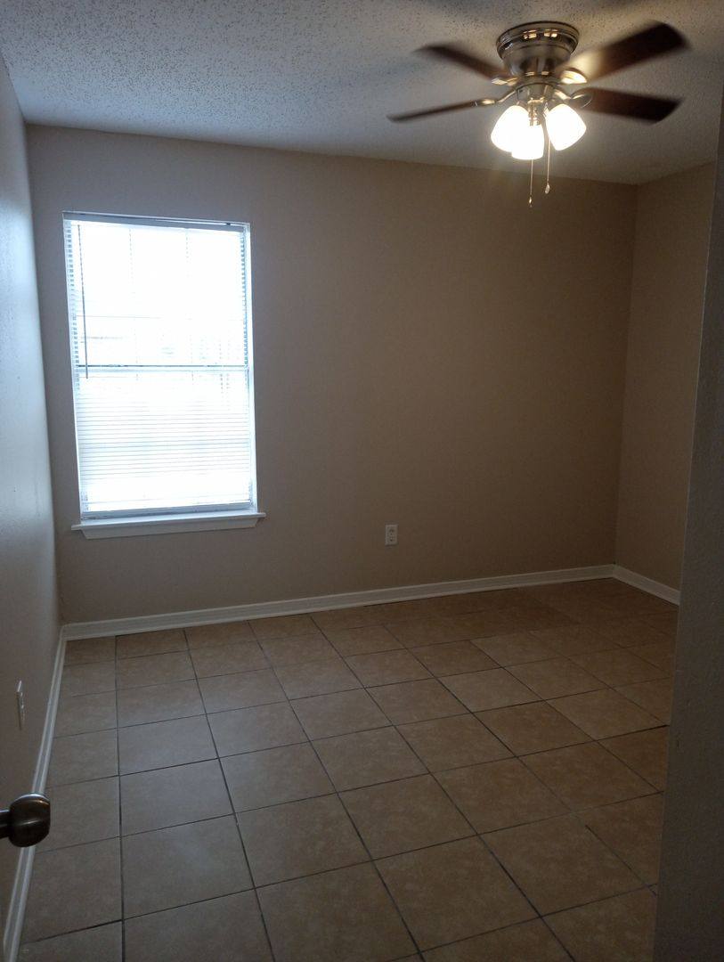Apartment for rent at 2509 Culpepper Rd, Alexandria, LA 71301