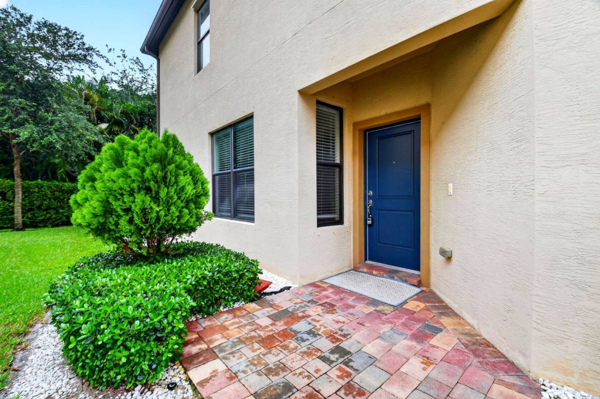 Townhouse for rent at 2833 Troubadour St, West Palm Beach, FL 33406