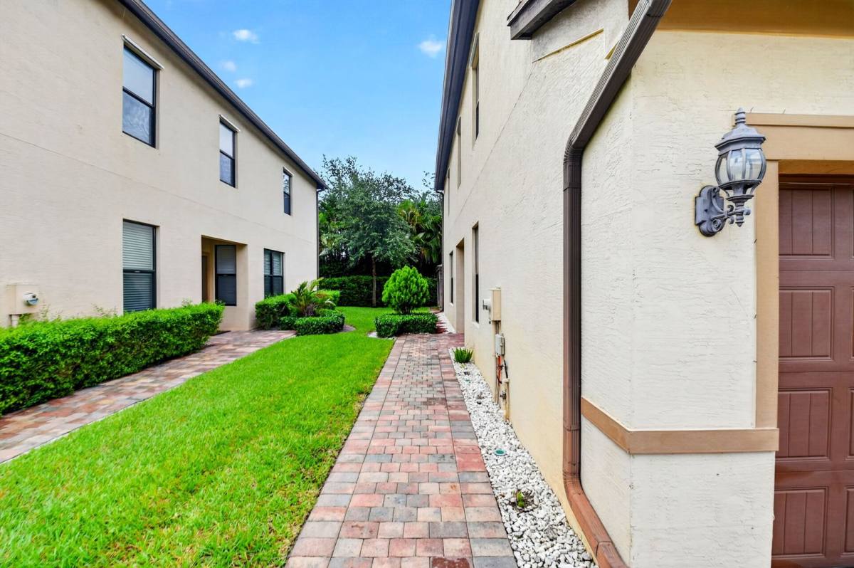 Townhouse for rent at 2833 Troubadour St, West Palm Beach, FL 33406