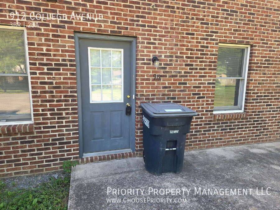 House for rent at 912 College Ave, Harrisonburg, VA 22802
