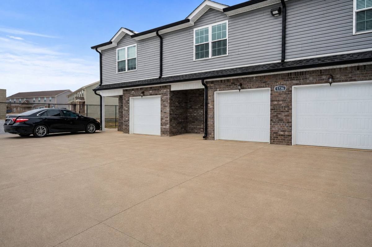 Apartment for rent at 1736 Manning Dr, Clarksville, TN 37042