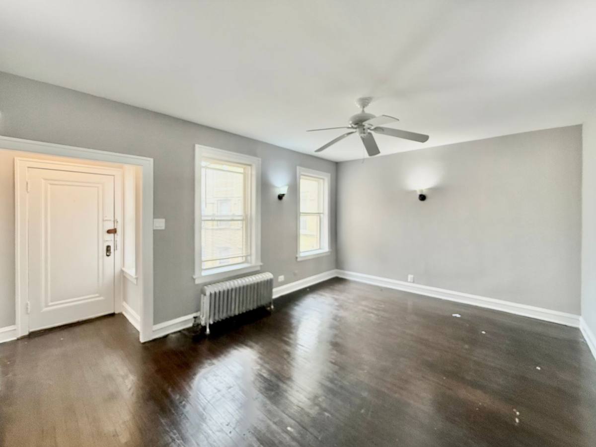Apartment for rent at 6300-10 N Leavitt 2200-06 W Rosemont, Chicago, IL 60659