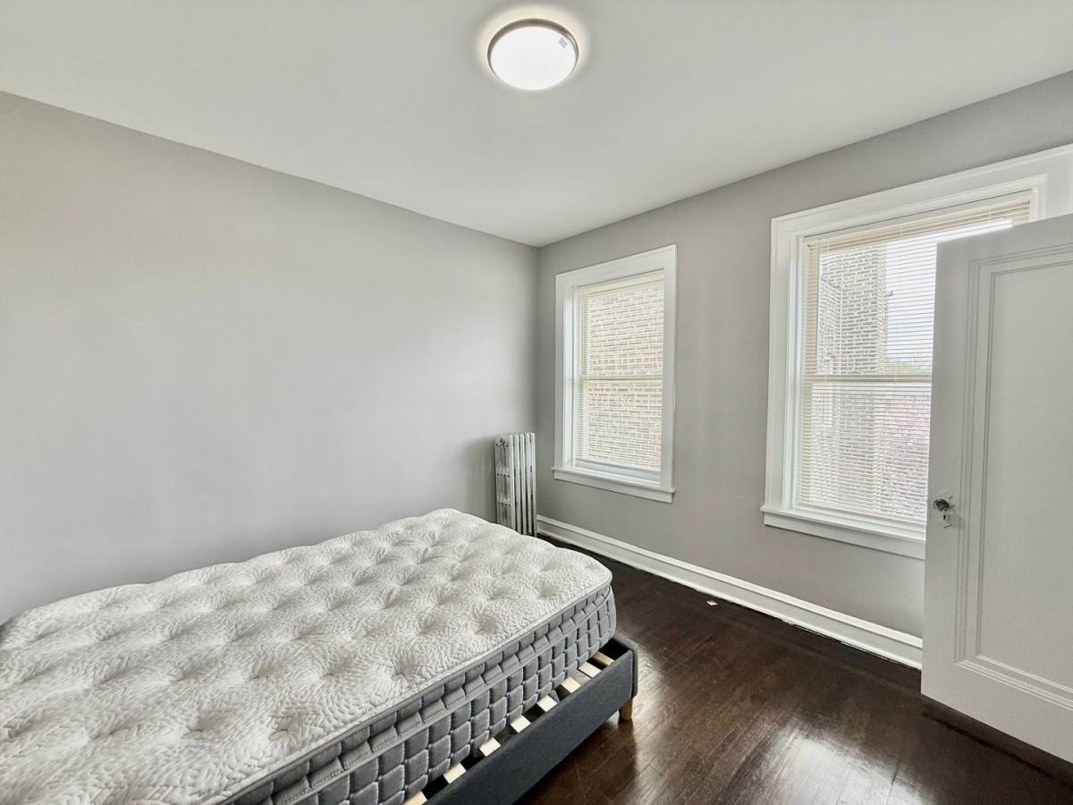 Apartment for rent at 6300-10 N Leavitt 2200-06 W Rosemont, Chicago, IL 60659