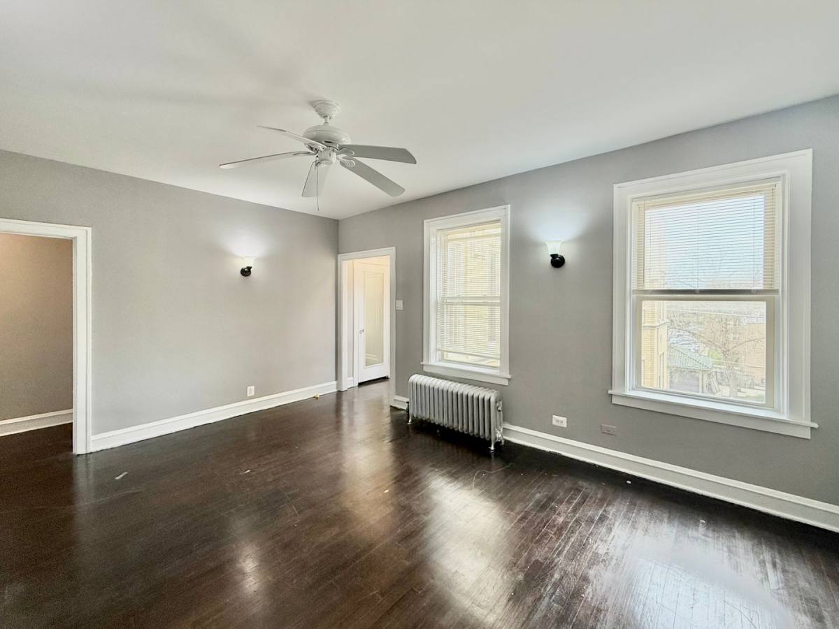 Apartment for rent at 6300-10 N Leavitt 2200-06 W Rosemont, Chicago, IL 60659