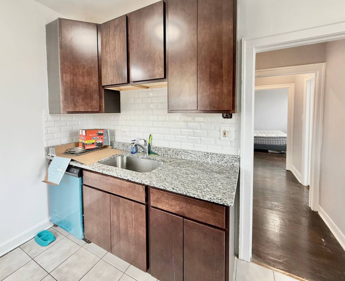 Apartment for rent at 6300-10 N Leavitt 2200-06 W Rosemont, Chicago, IL 60659