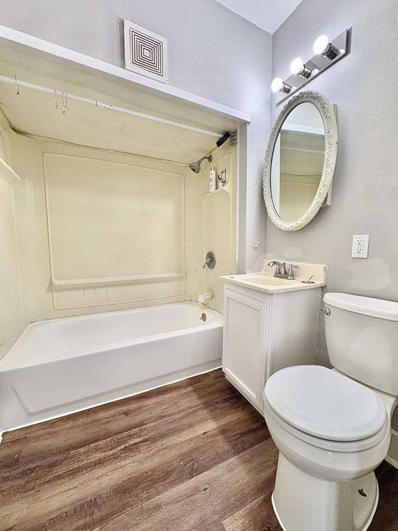 Apartment for rent at 3312 Mishawaka Ave, South Bend, IN 46615