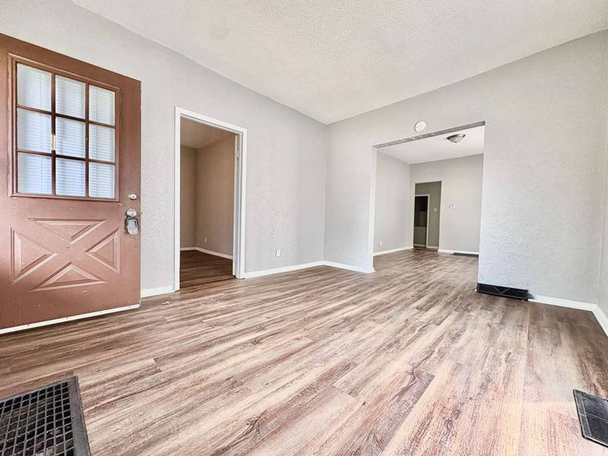 Apartment for rent at 3312 Mishawaka Ave, South Bend, IN 46615
