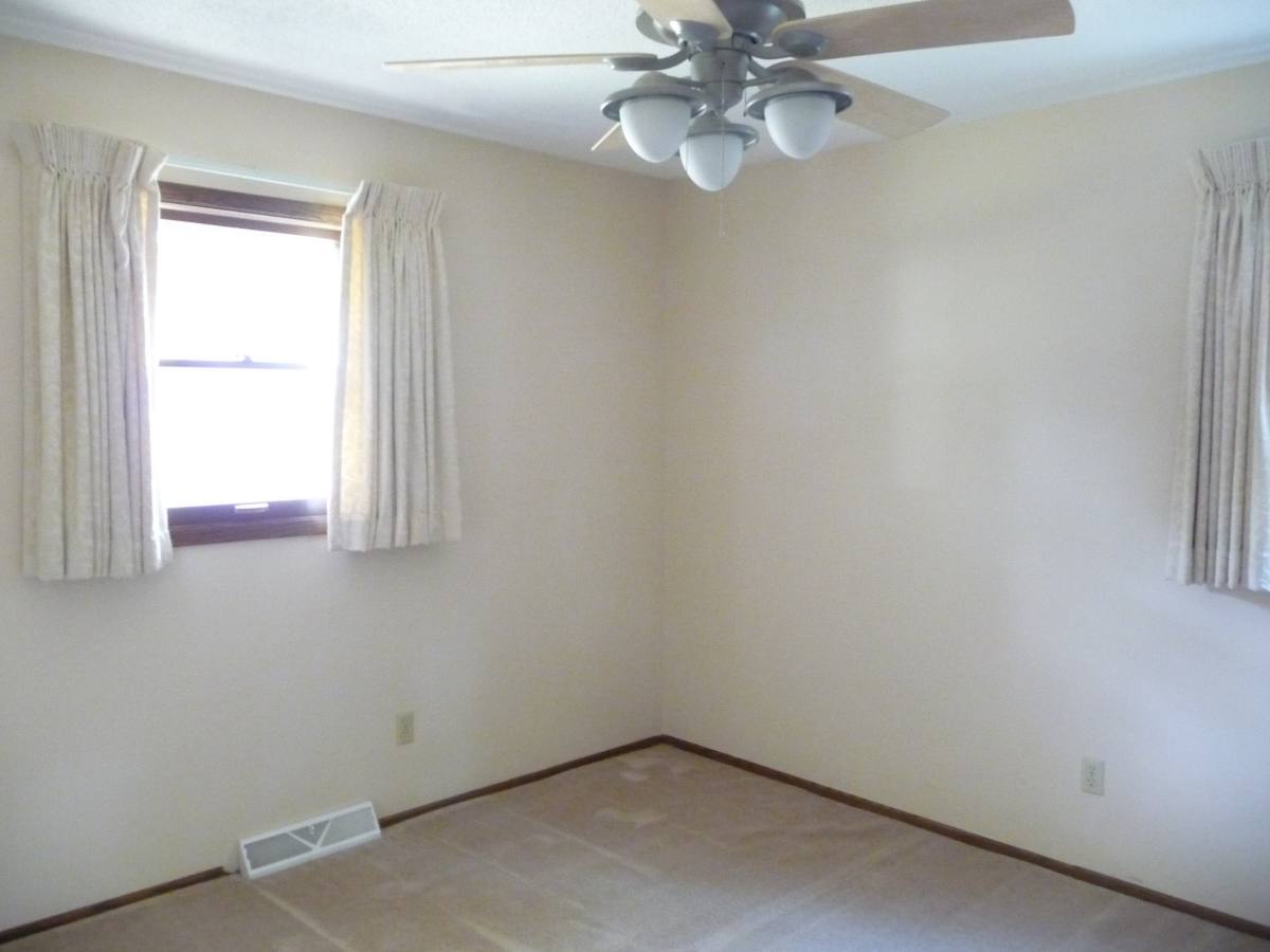 House for rent at 1047 Tyler St, Shakopee, MN 55379