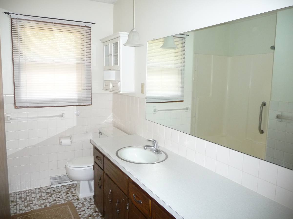 House for rent at 1047 Tyler St, Shakopee, MN 55379