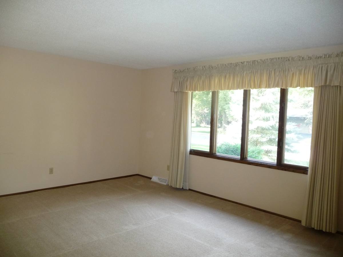 House for rent at 1047 Tyler St, Shakopee, MN 55379
