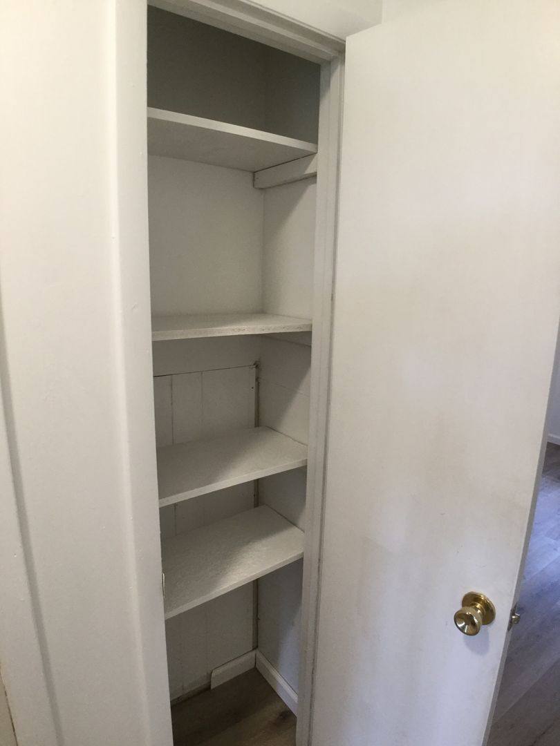 Apartment for rent at 1407 Pickett St, Radford, VA 24141