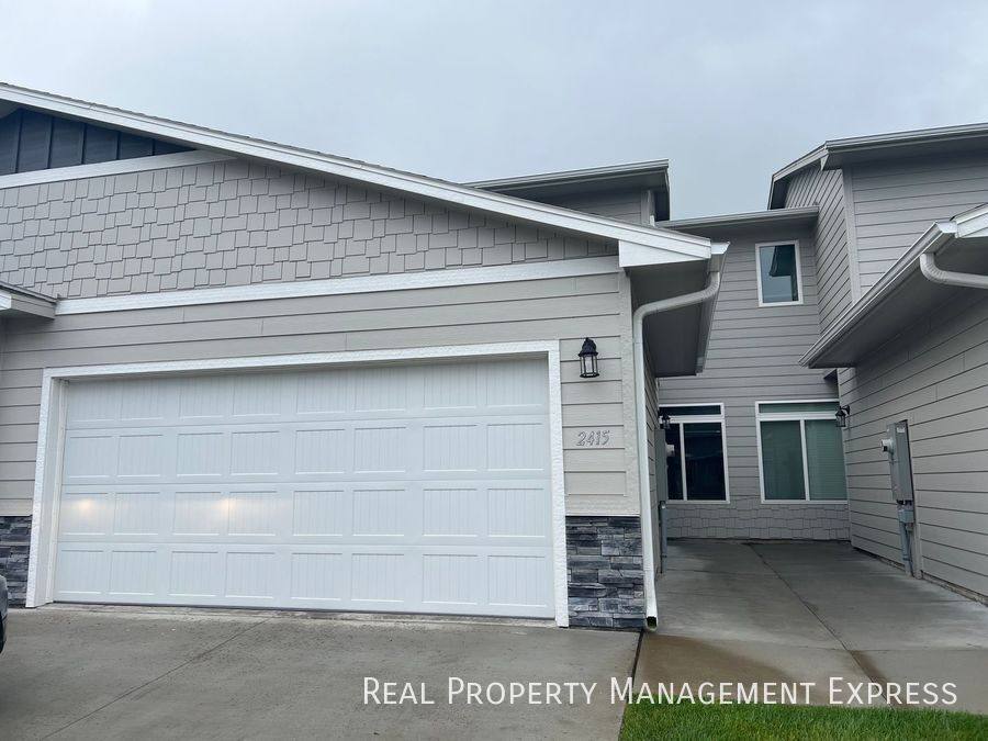 Townhouse for rent at 2415 E Copalis Place, Sioux Falls, SD 57108