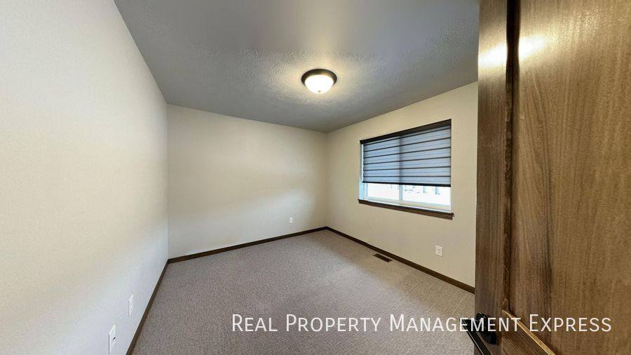 Townhouse for rent at 2415 E Copalis Place, Sioux Falls, SD 57108