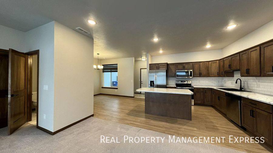 Townhouse for rent at 2415 E Copalis Place, Sioux Falls, SD 57108