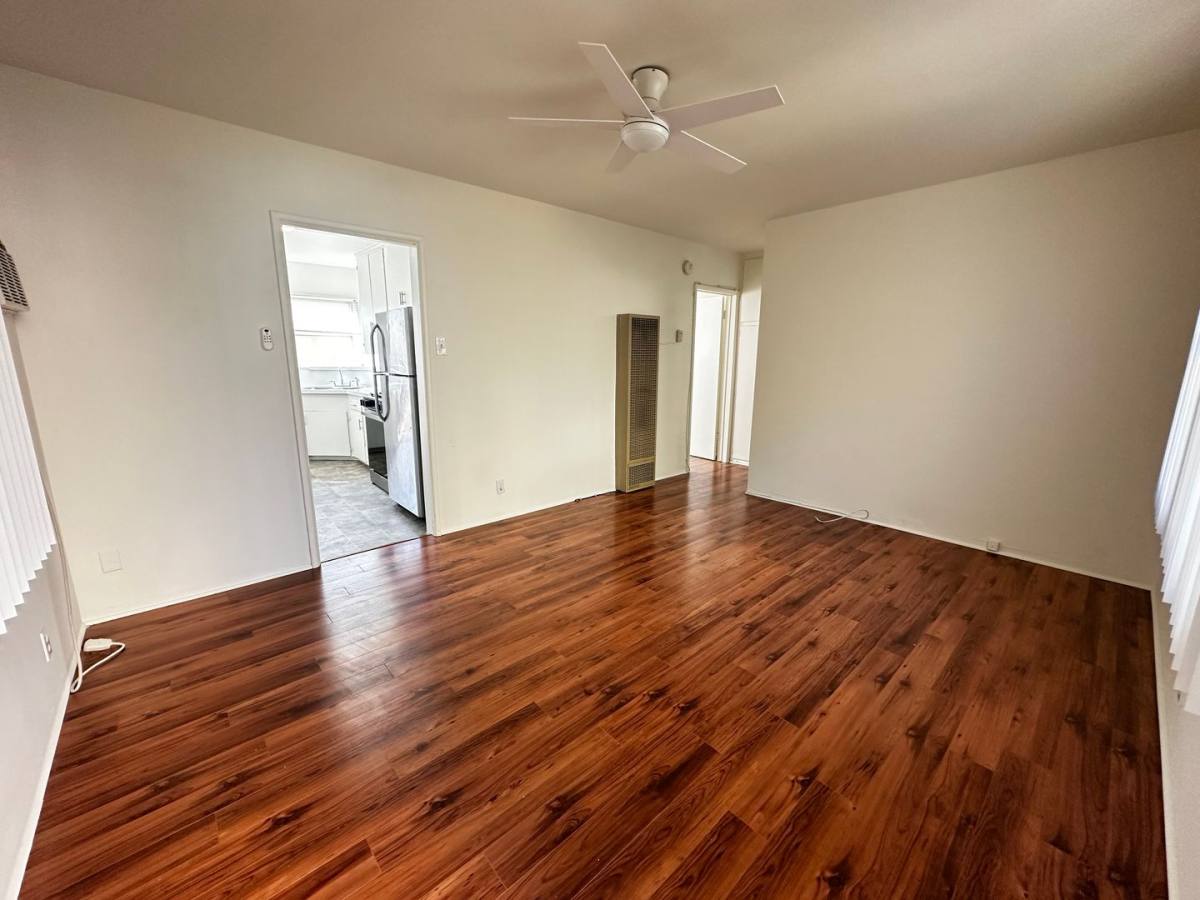 Apartment for rent at 1049 Allen Ave; 1051 Ave, Glendale, CA 91202