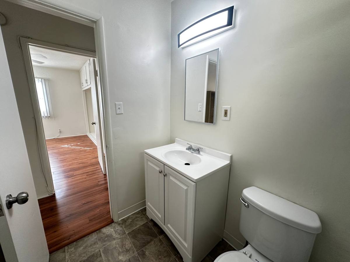 Apartment for rent at 1049 Allen Ave; 1051 Ave, Glendale, CA 91202