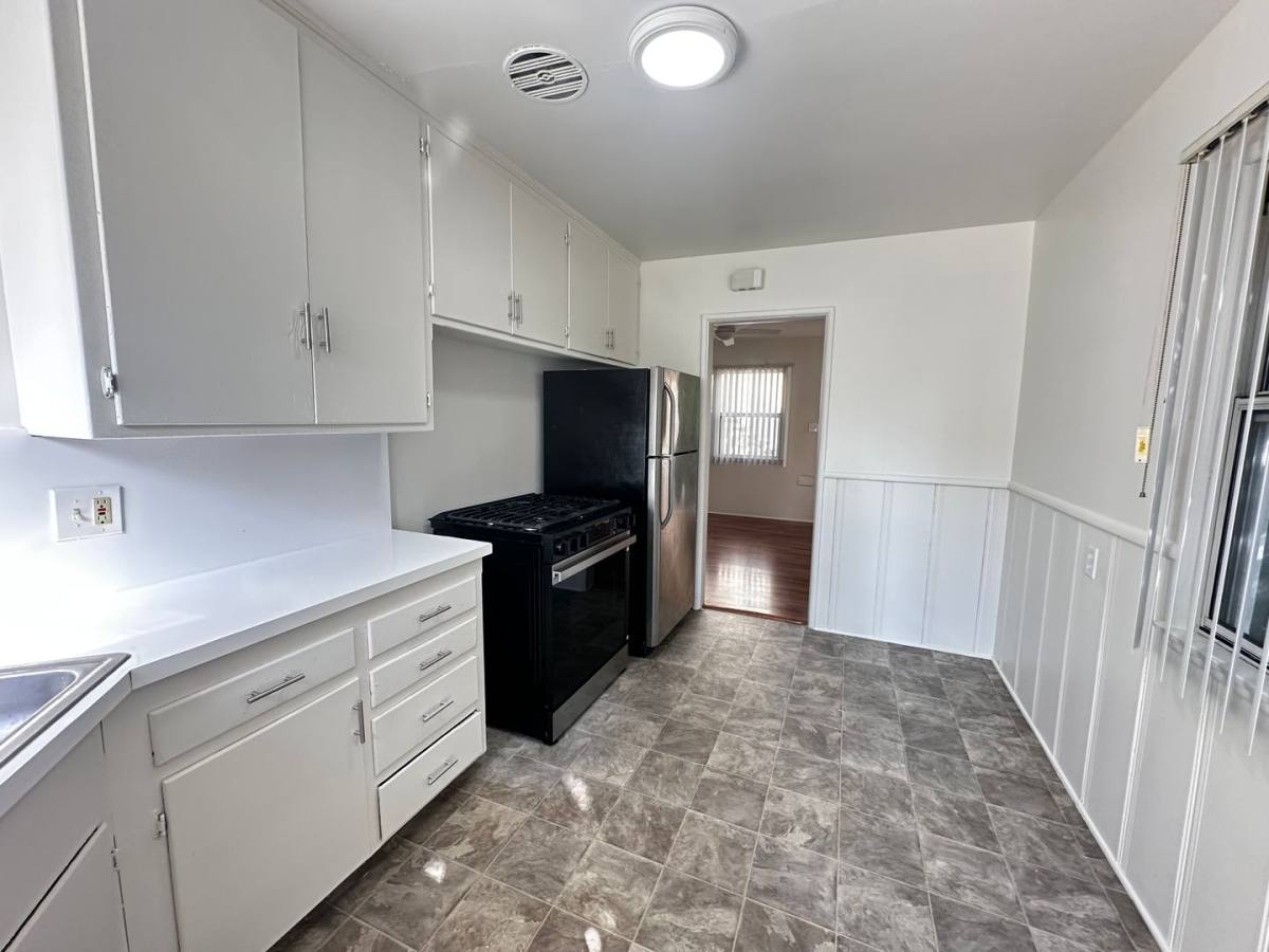 Apartment for rent at 1049 Allen Ave; 1051 Ave, Glendale, CA 91202
