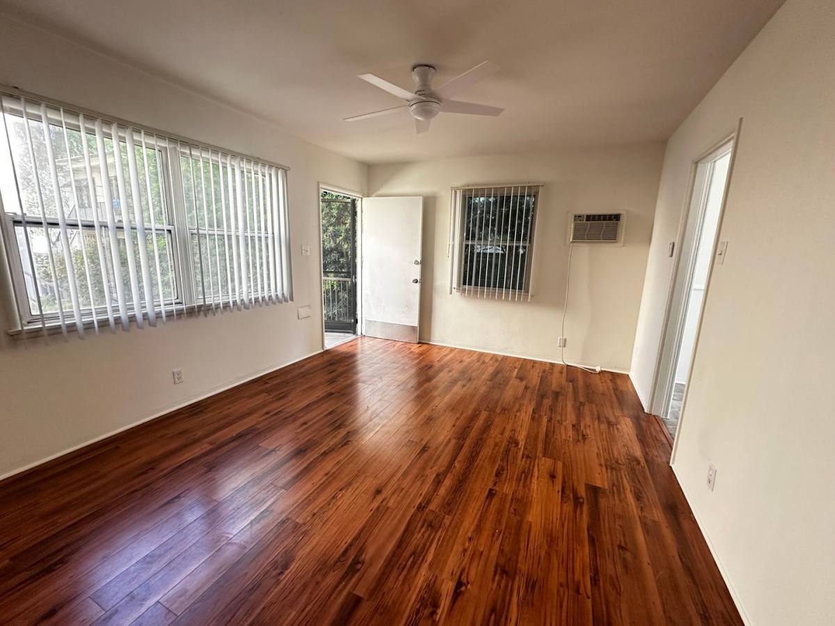 Apartment for rent at 1049 Allen Ave; 1051 Ave, Glendale, CA 91202