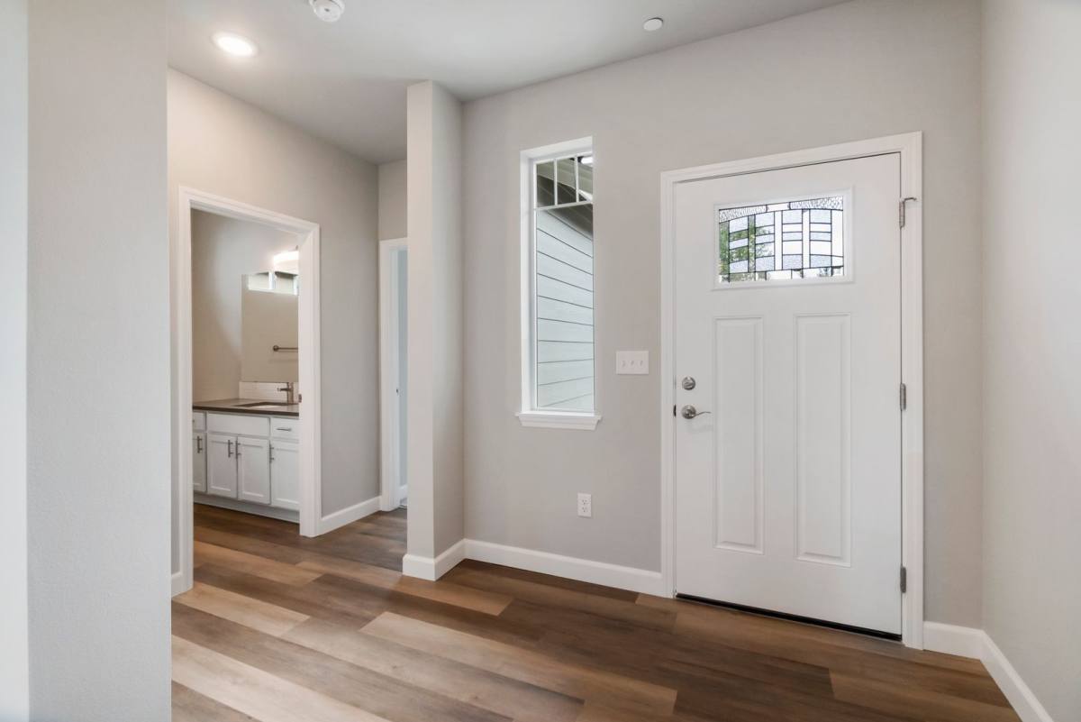 Townhouse for rent at 11725 -11727 4th Ave E, Tacoma, WA 98445