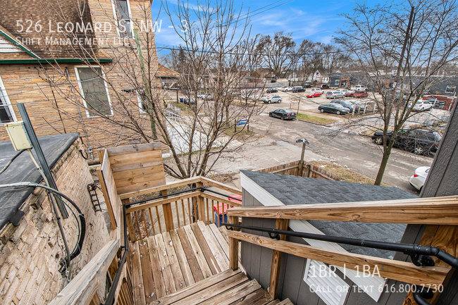 House for rent at 526 Leonard St NW #3, Grand Rapids, MI 49504