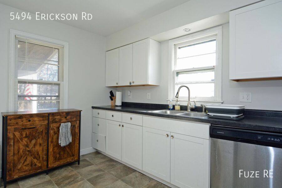 House for rent at 5494 Erickson Rd, Saint Paul, MN 55112