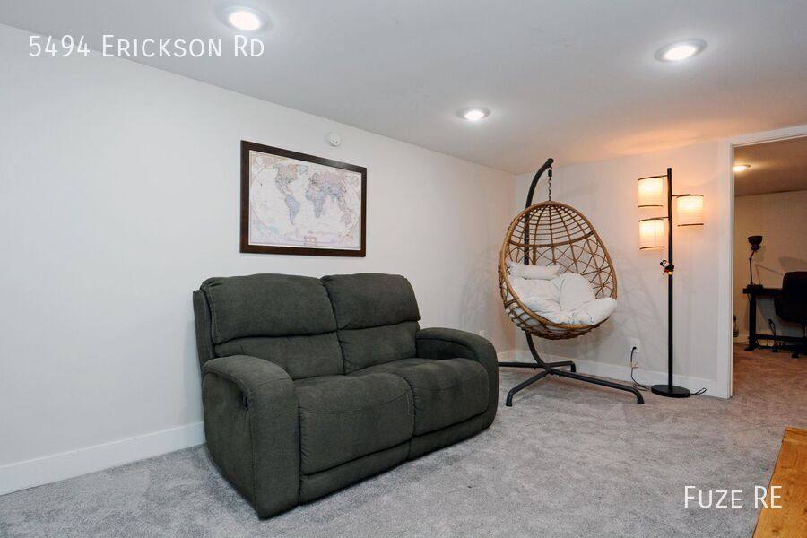 House for rent at 5494 Erickson Rd, Saint Paul, MN 55112