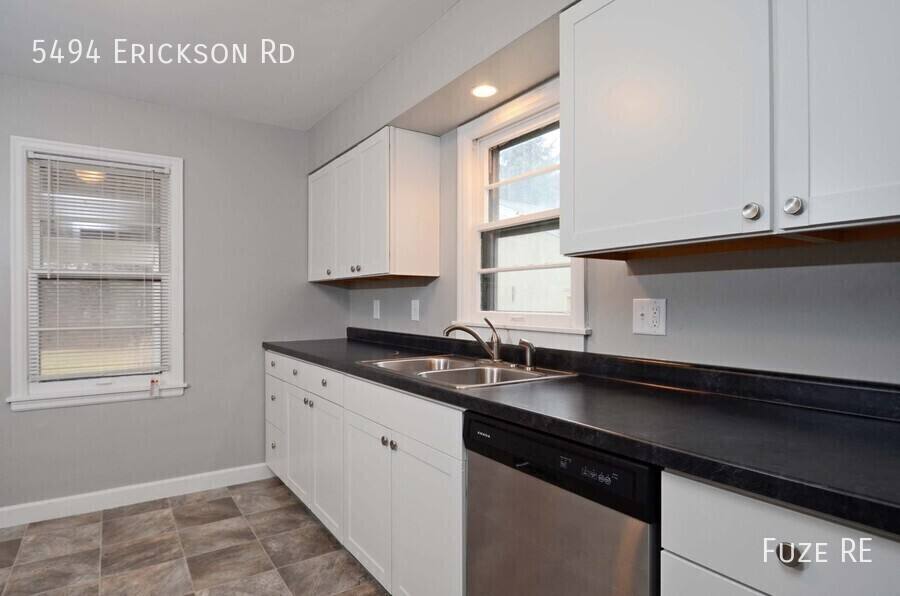 House for rent at 5494 Erickson Rd, Saint Paul, MN 55112