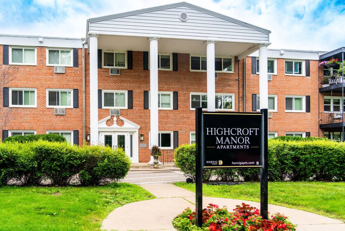 Apartment for rent at 101 Peavey Lane, Wayzata, MN 55391