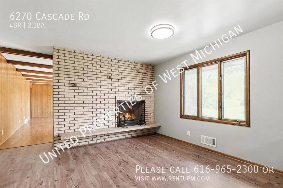 House for rent at 6270 Cascade Rd, Grand Rapids, MI 49546