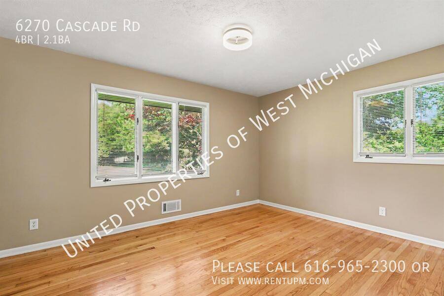 House for rent at 6270 Cascade Rd, Grand Rapids, MI 49546