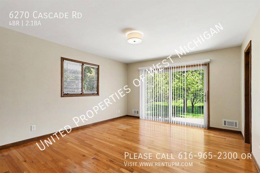 House for rent at 6270 Cascade Rd, Grand Rapids, MI 49546