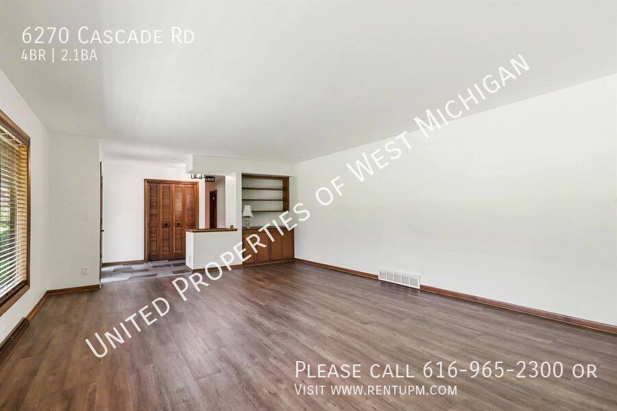 House for rent at 6270 Cascade Rd, Grand Rapids, MI 49546
