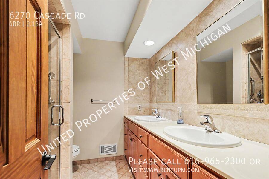 House for rent at 6270 Cascade Rd, Grand Rapids, MI 49546